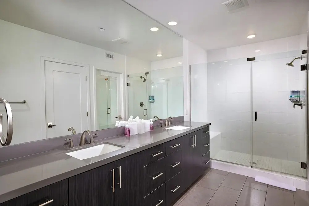 700-104 Water Front Condo w AC!