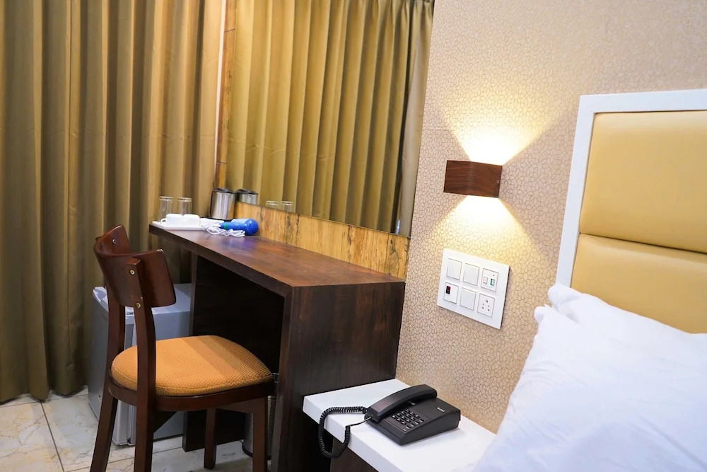 Hotel Royal Treat Surat