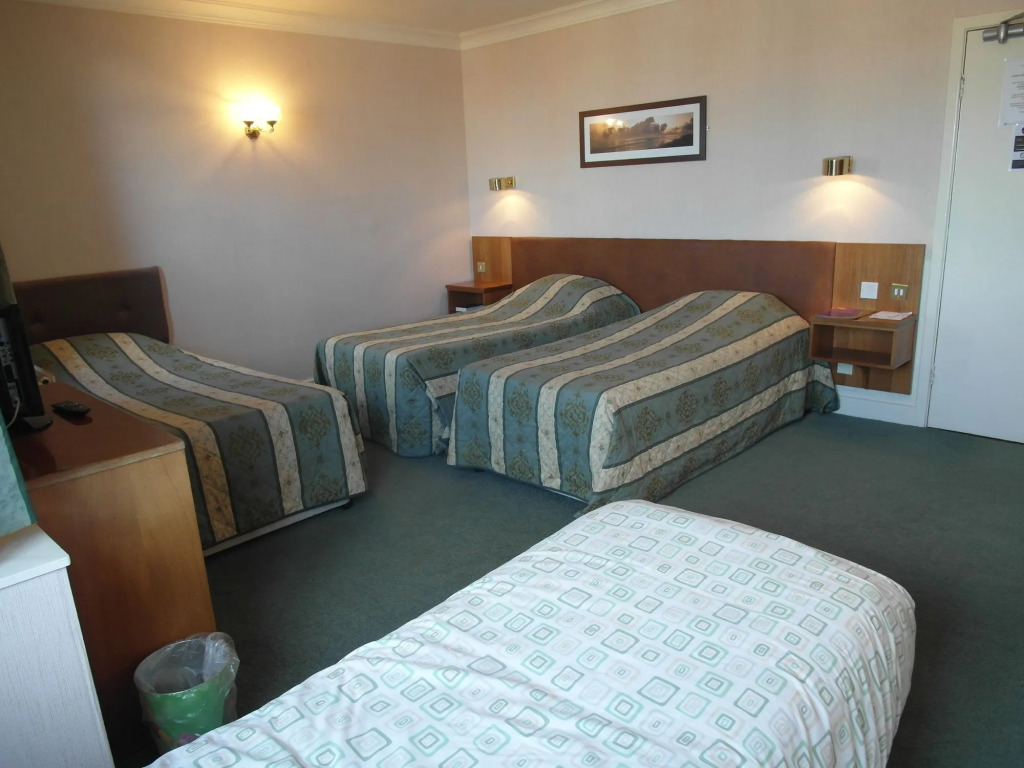 County Hotel