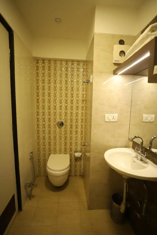 Hotel Seven Sky