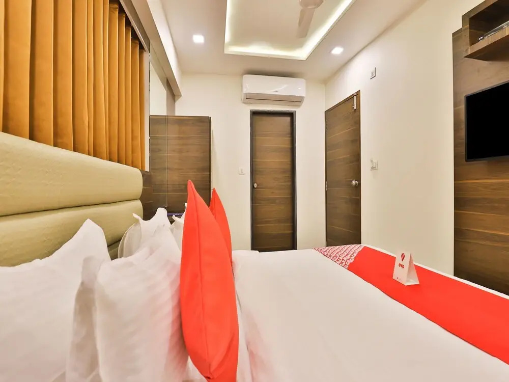 OYO 11922 Hotel Sunstar Inn
