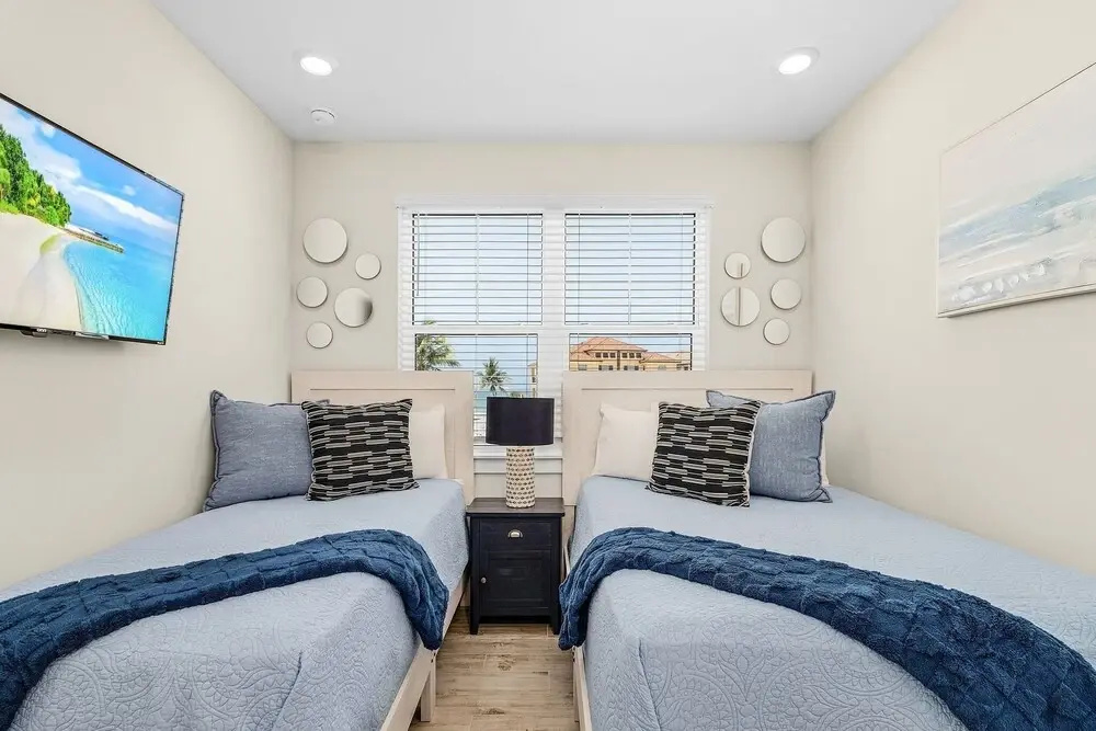 110 Sea Le Vie: 5br/4.5ba Brand New Build W/ Pool! 5 Bedroom Home