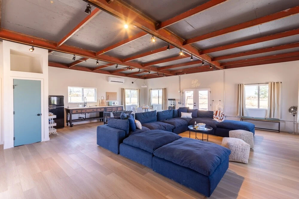 Lost Horse by Avantstay Desert Oasis w/ Mini Pool, Outdoor Entertainers Area & Huge Game Room!