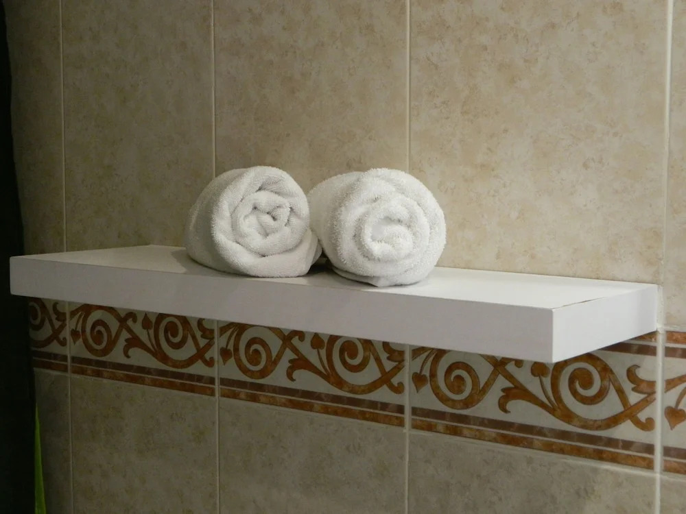 ROVIOR Rooms & Café