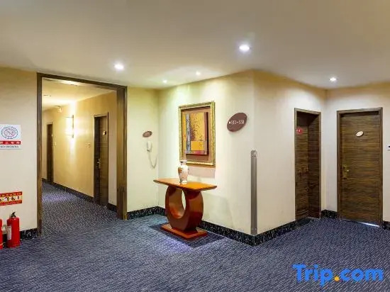 Taihua Business Hotel (Shijiazhuang Xinbai Plaza MixC Branch)