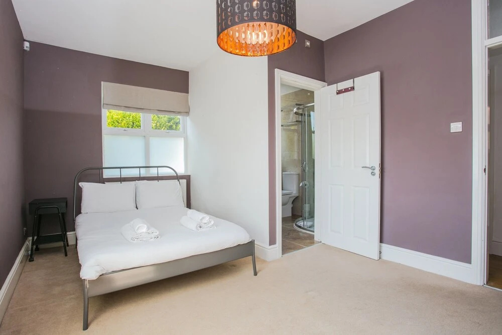 Three Bedroom Apartment in Willesden Green