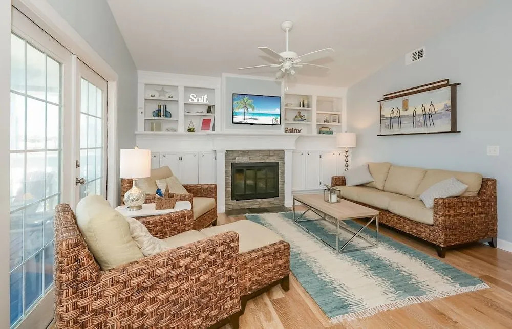 4700Sax - Delightful Pool Home