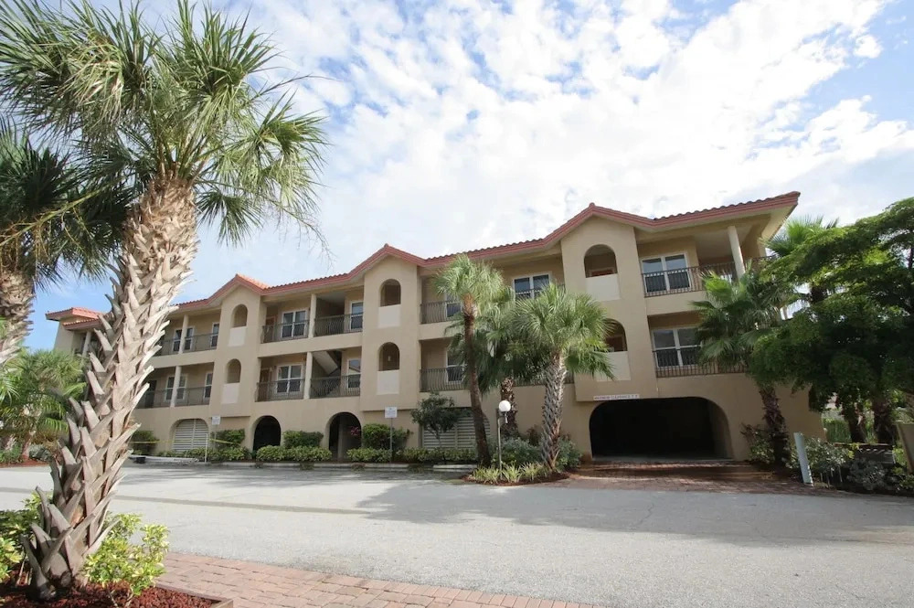 Bradenton Beach Club by RVA