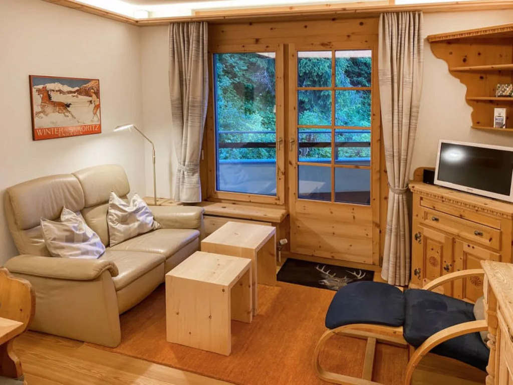 Apartment Chesa Alvetern 5 by Interhome
