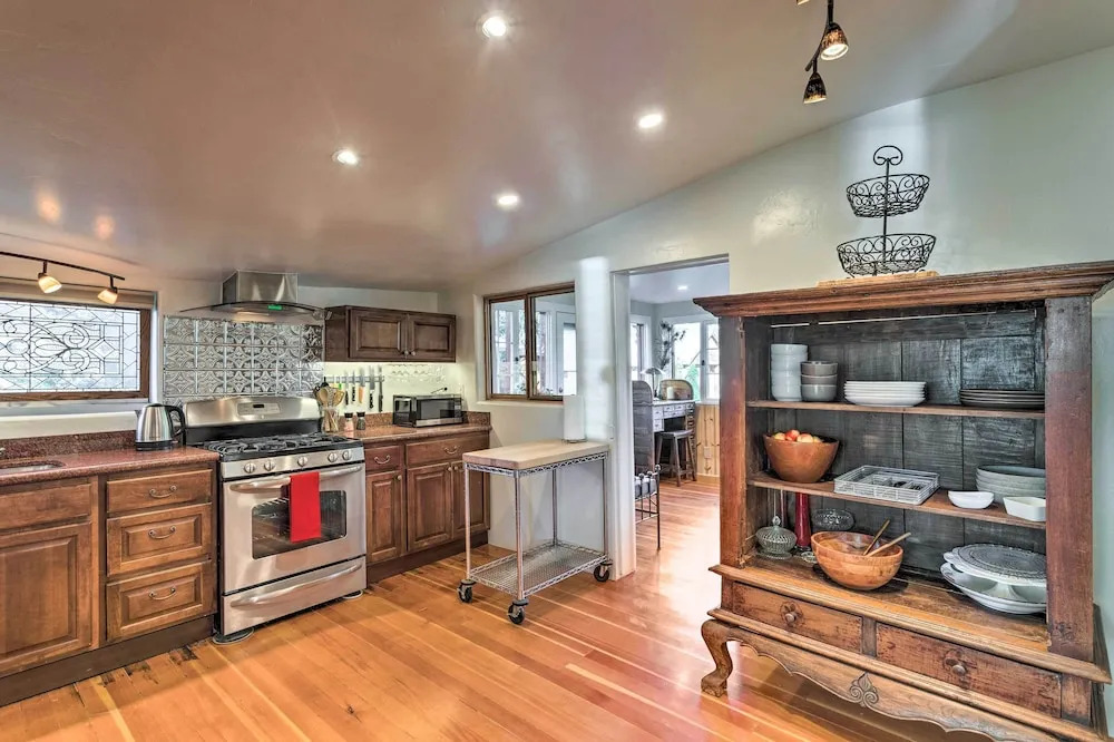 Carbondale Home - Steps to Dine, Shop & Hike!