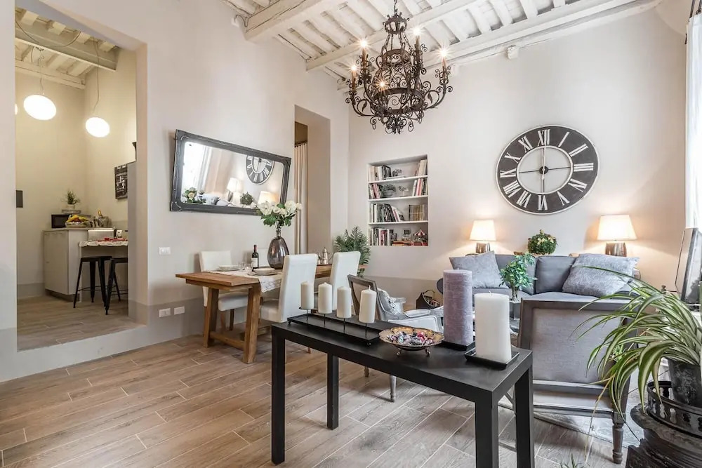 Casa Janca in Lucca With 1 Bedrooms and 2 Bathrooms