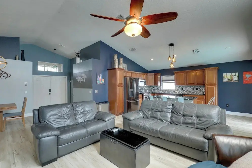 Bright Getaway w/ Ski Lake, 11 Miles to Dtwn Tampa