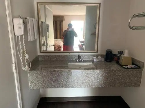 Economy Inn