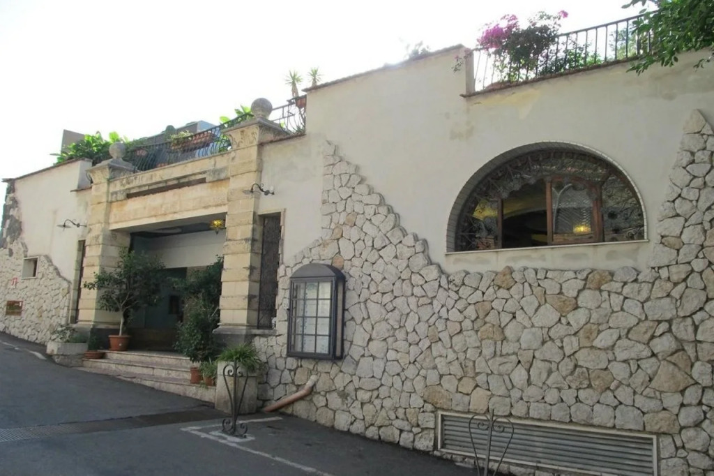 Hotel Vello dOro