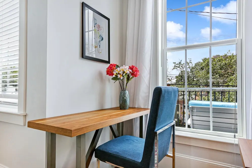 Spacious 5BR Urban Retreat with Balcony & Pool