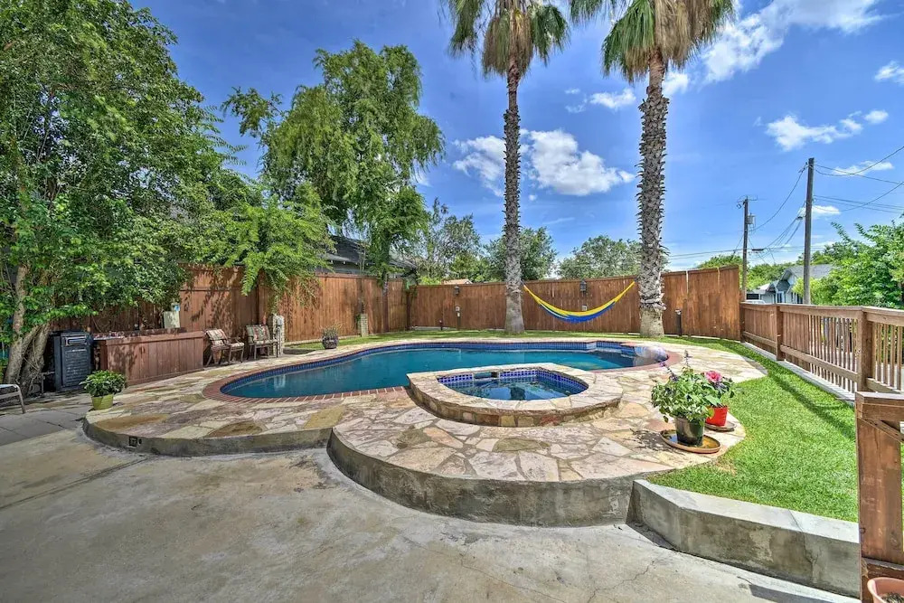 San Antonio House w/ Private Pool, Spa & Grill