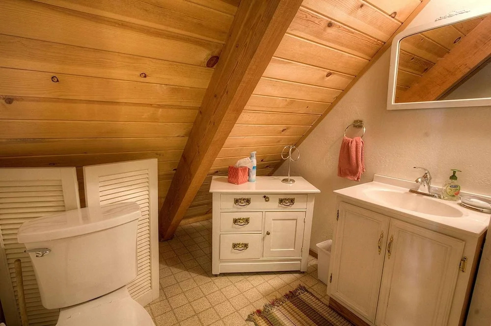 Coyote Den by Lake Tahoe Accommodations