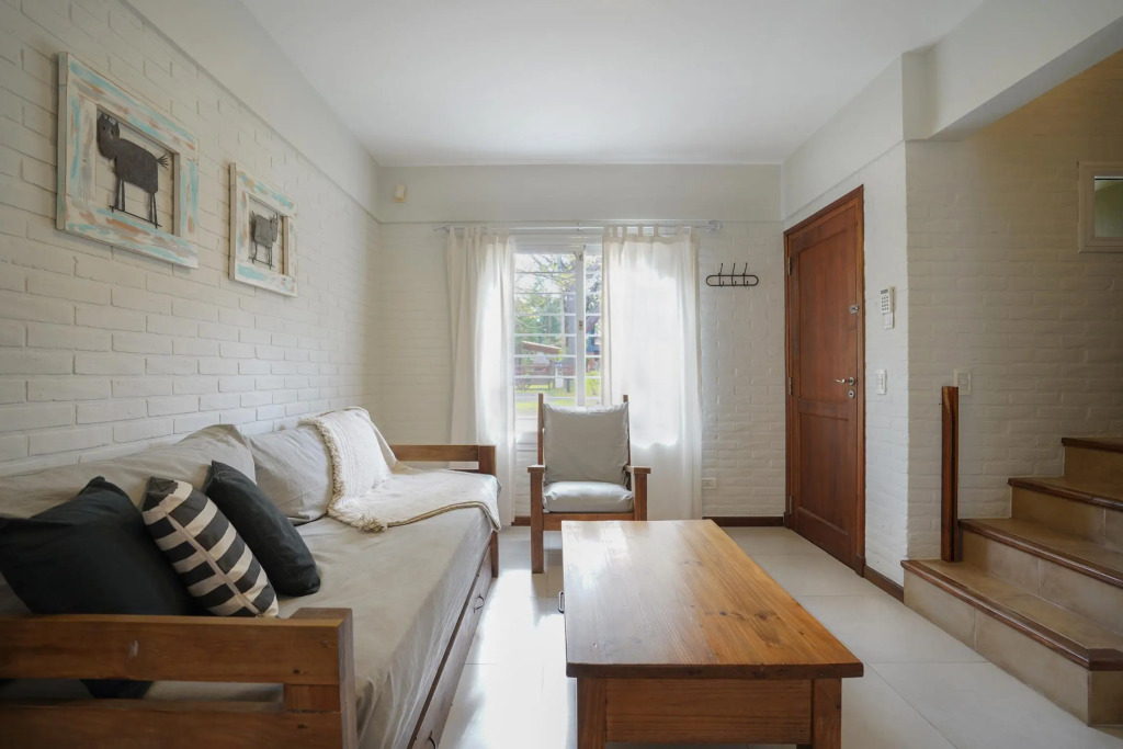 Valeria House Apart