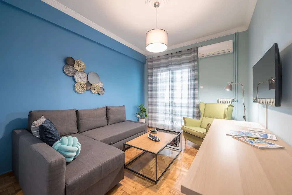 Acropolis Villa 3BR 9ppl 10 minutes Metro&Museum
