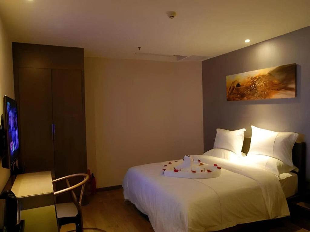 Insail Hotels (Guangyuanxincun Jingtai Pedestrian Street Guangzhou)