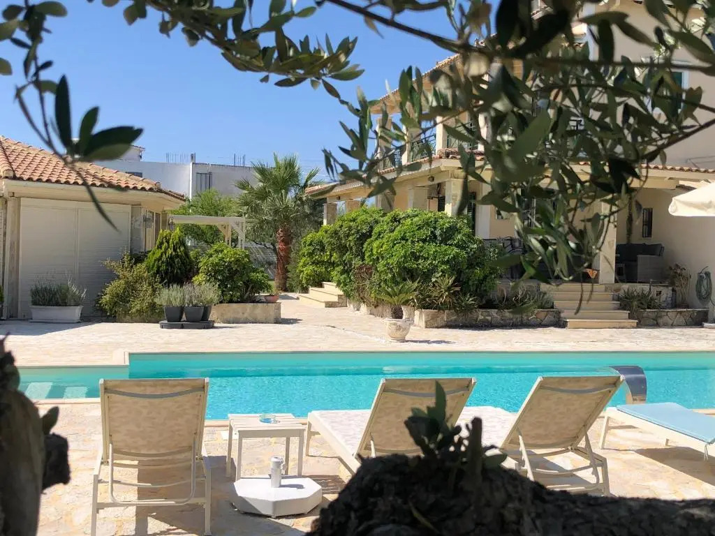 Elenis Family Villa