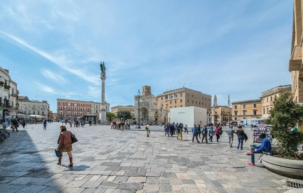 Beautiful Home in Lecce LE With Wifi and 2 Bedrooms