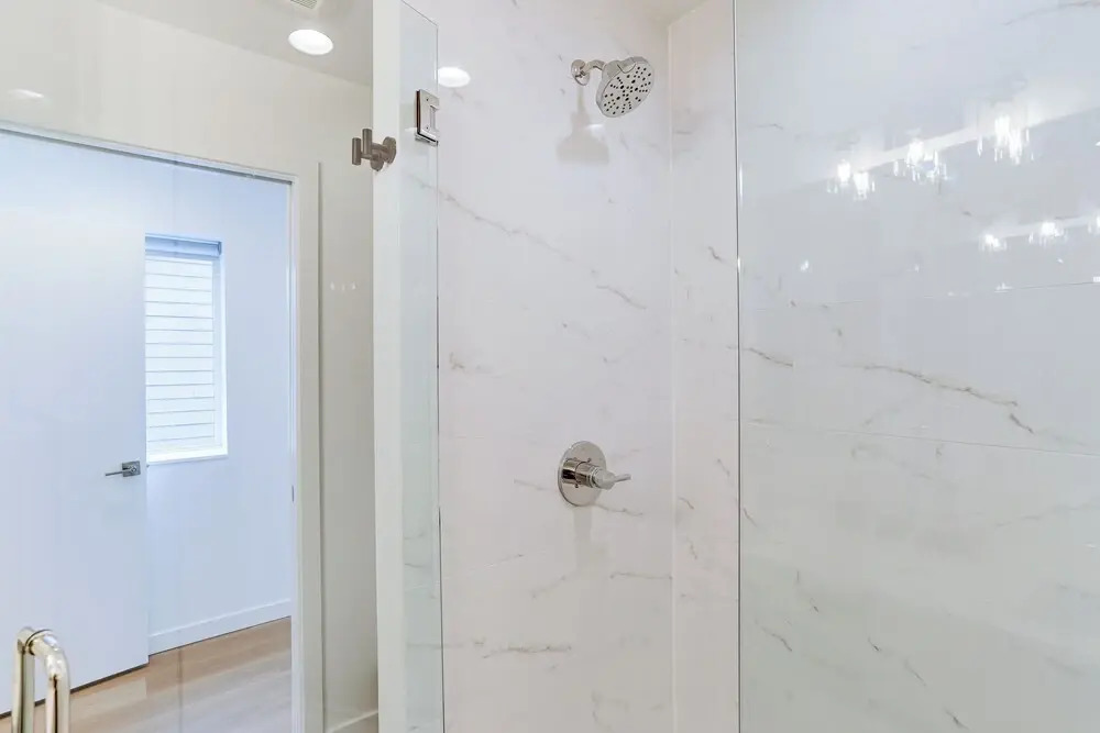 Modern Seattle Townhome: Walk to Light Rail!