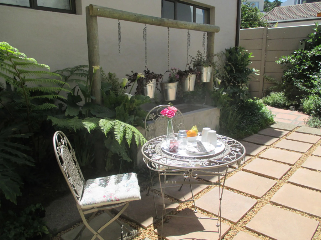 At Rosies KiteHouse Backpacker-Hostel-direct bookings only