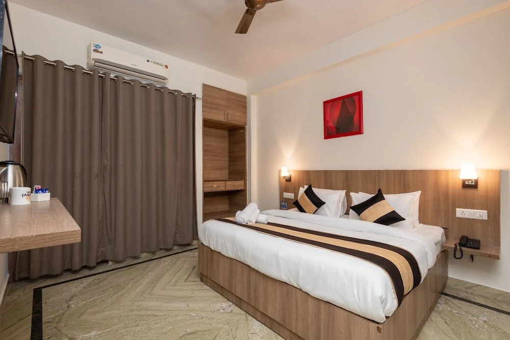 Saavi Hotel Medicity