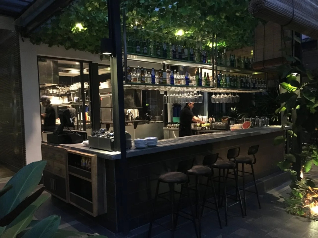 1825 Gallery Hotel