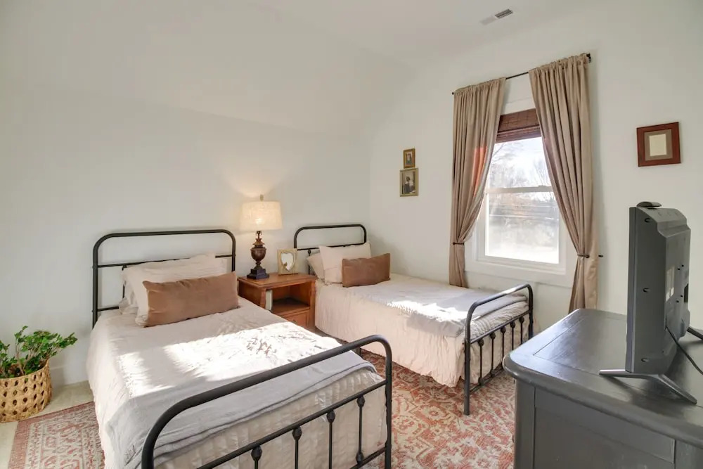 Charming Appomattox Home: Half-mi to Main Street!