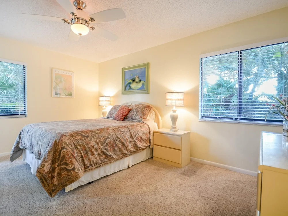 Sc162 Beautifully Updated 3 2 Corner Close to Pool Beach Access