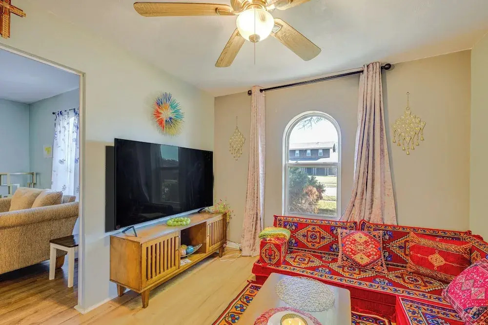 9 Mi to Dtwn: Spacious Retreat in Corpus Christi!
