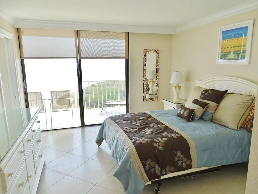 Seaview Condo #7255 2 Bedrooms 2 Bathrooms Condo