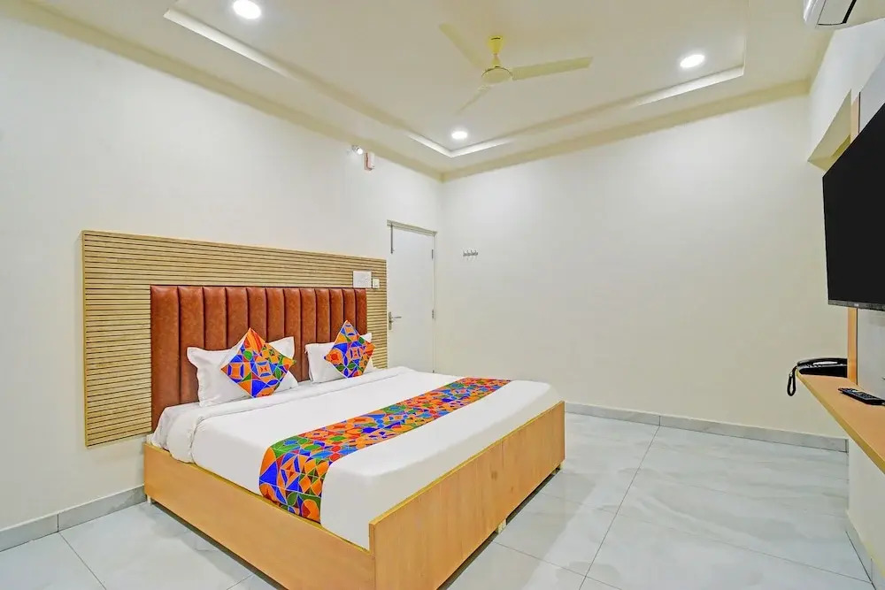FabHotel Lexus Grand- Nr GSM Mall, Miyapur