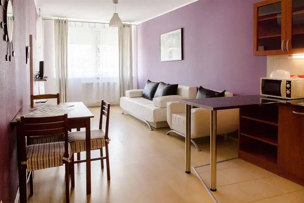 Far Home Apartments