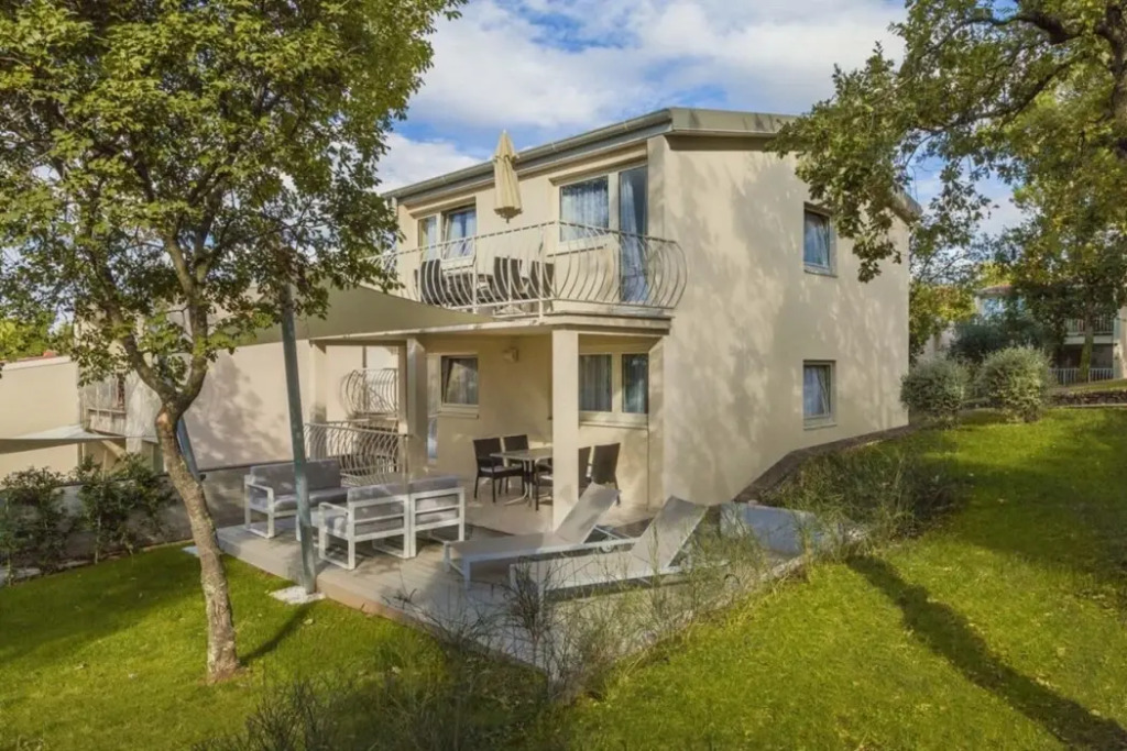 Studio Apartments Laguna Bellevue