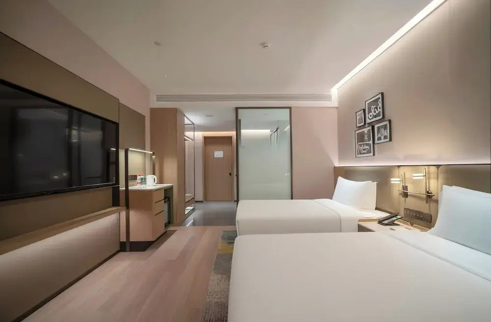 Holiday Inn Qingdao CBD by IHG