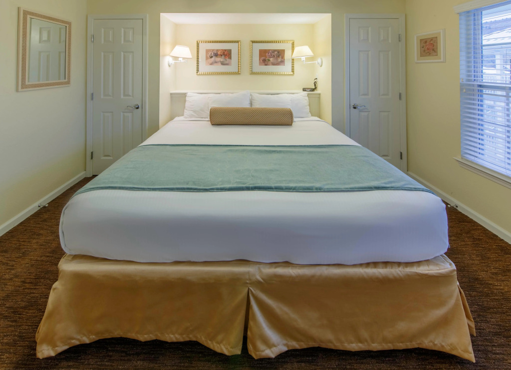 Holiday Inn Club Vacations Oak n Spruce Resort in the Berkshires