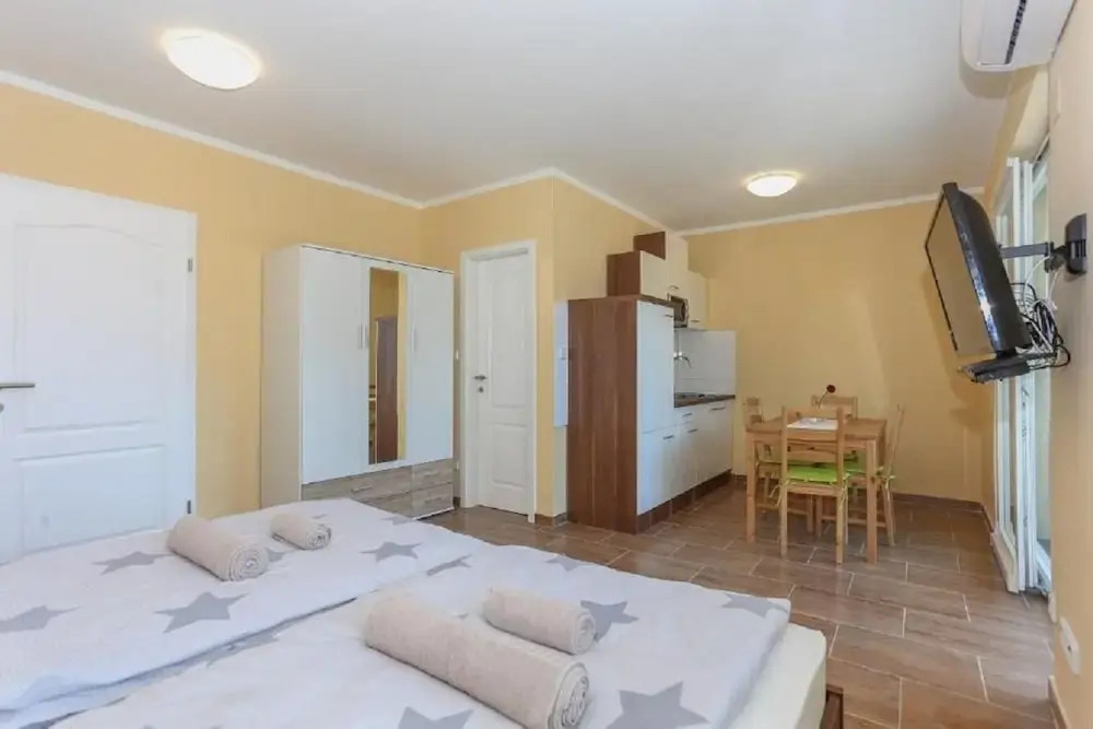Apartments Slavko with terrace