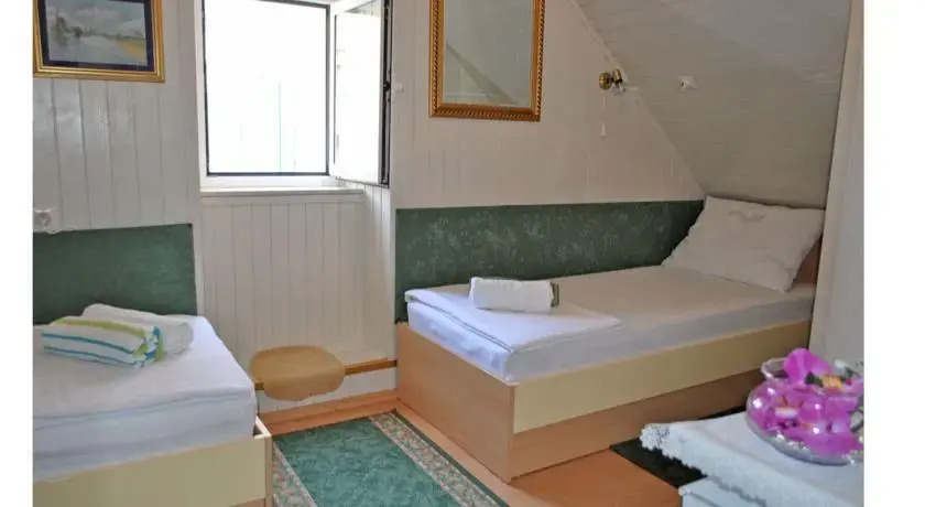 Rooms & Apartment Laura