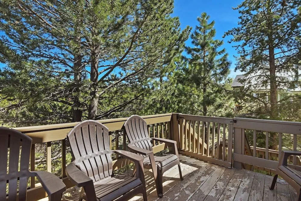 Bearfoot Lodge Near Fishing and Hiking