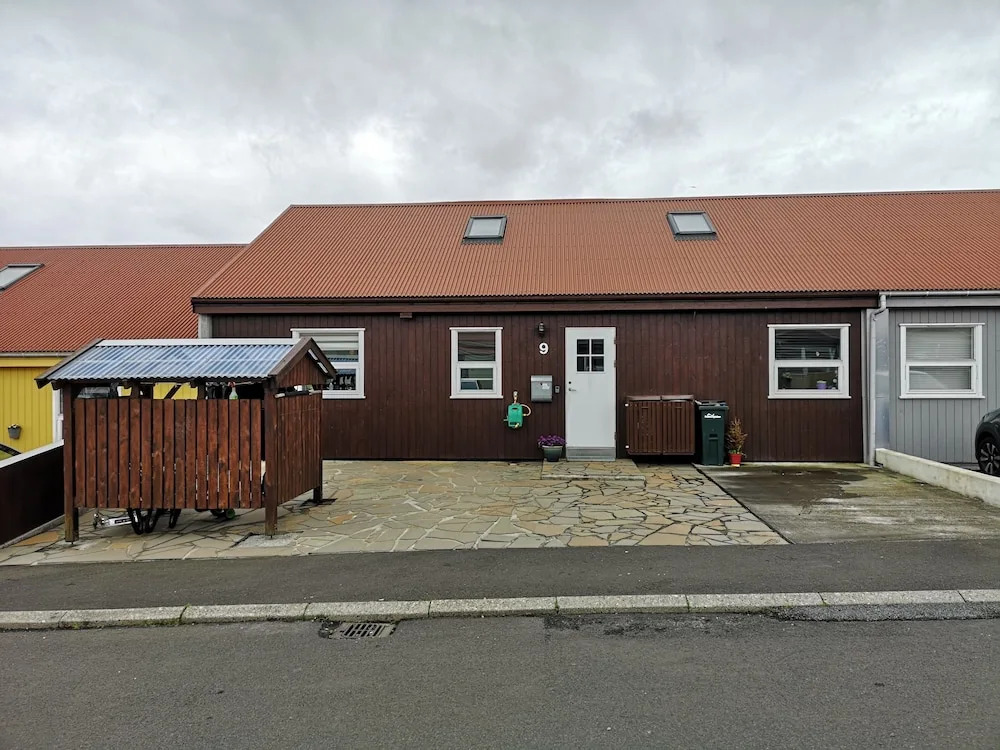 Rose Cottage 102m2 Tórshavn with Parking