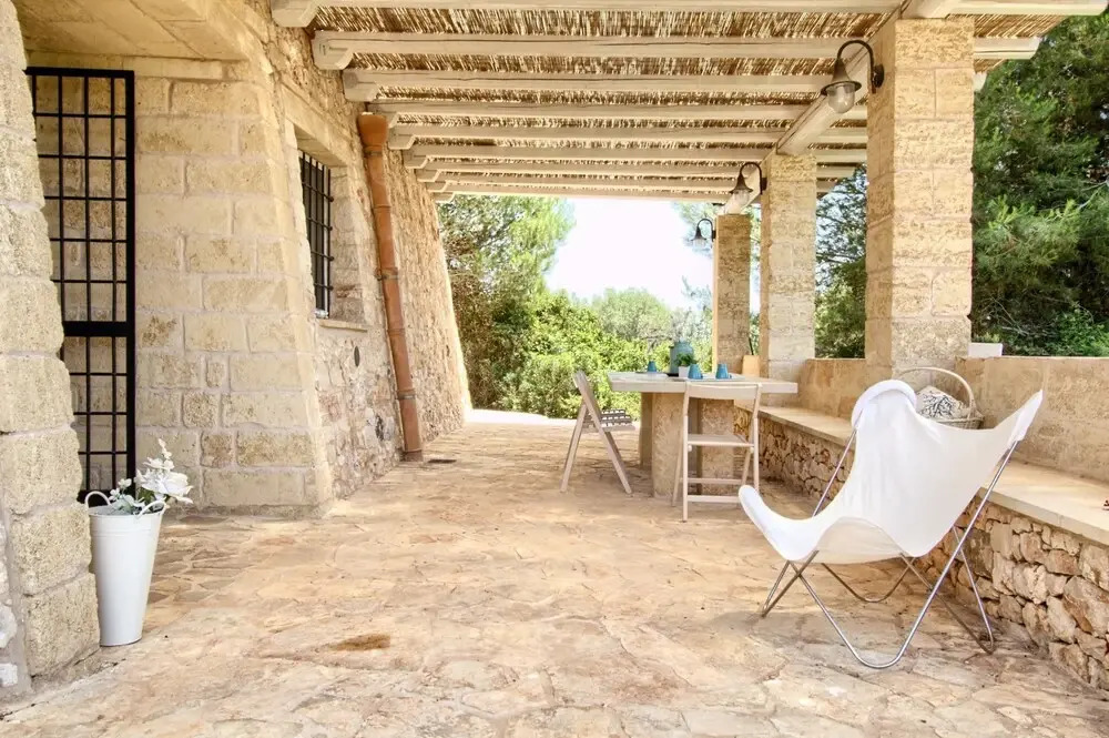 Minerva, Luxe Stone House