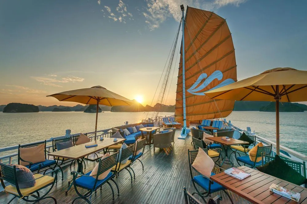 Paradise Sails Cruise