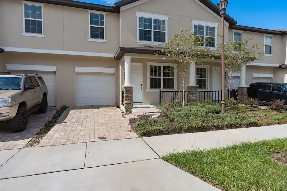 Super Cool- Sleeps 17 Newly Built Near Parks