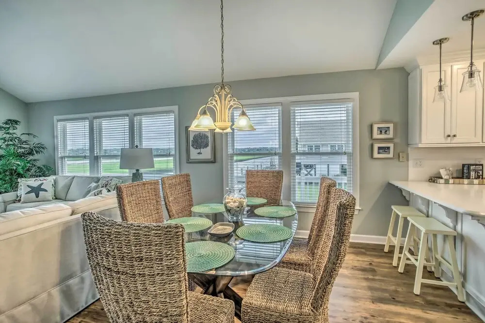 Spacious Beach Cottage w/ Private Dock Access