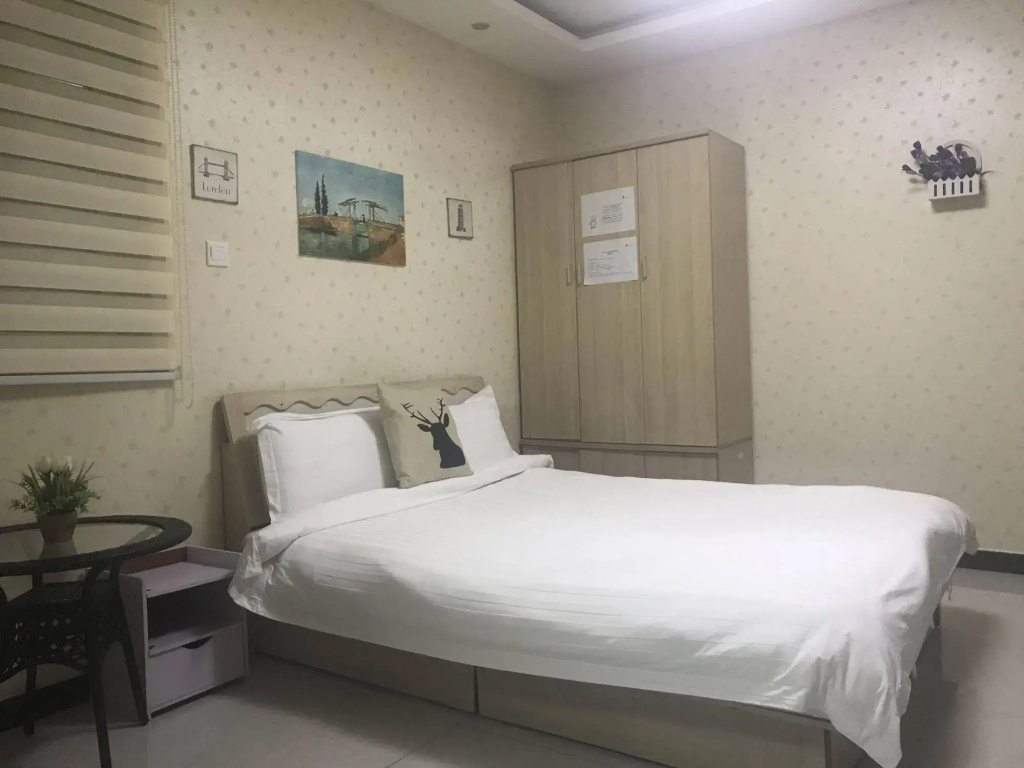 Mr. Vinegar Apartment