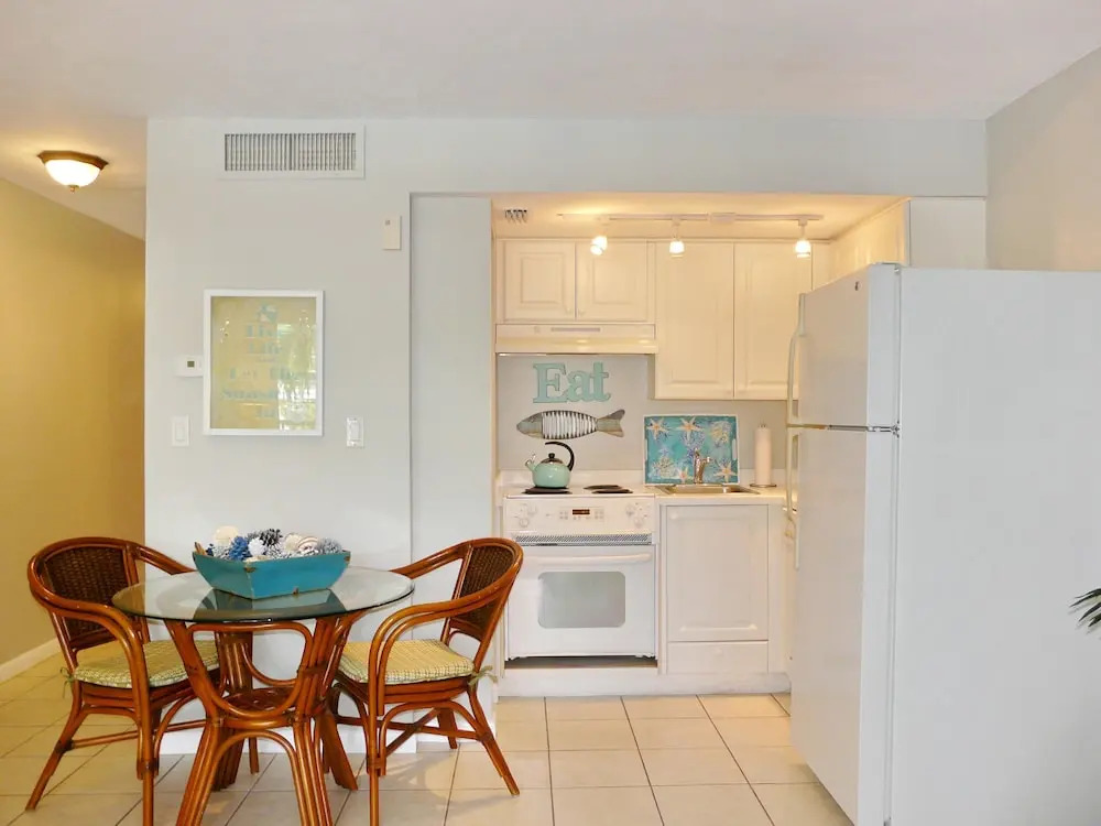 Idyllic Inland Condo With Pool and Beach Access