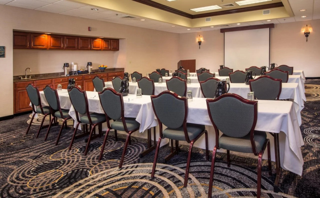 Holiday Inn Express State College at Williamsburg Square by IHG